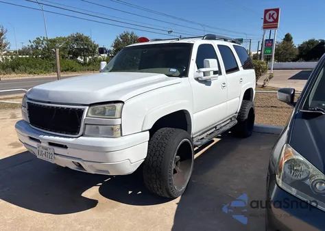 2006 Chevrolet Tahoe C1500 из США, поврежденный, VIN 1GNEC13T56R103077
